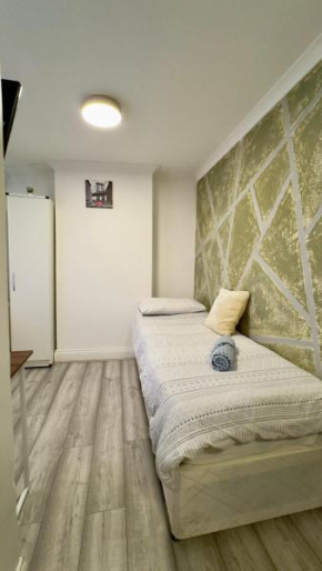Single Room 9